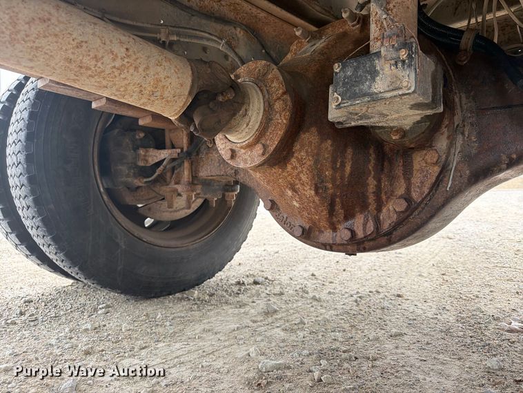 image for item FU4706 2000 Chevrolet C7 dump truck