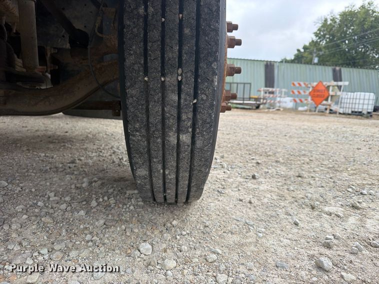 image for item FU4706 2000 Chevrolet C7 dump truck