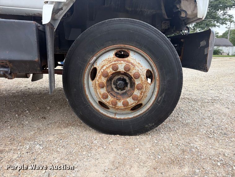 image for item FU4706 2000 Chevrolet C7 dump truck
