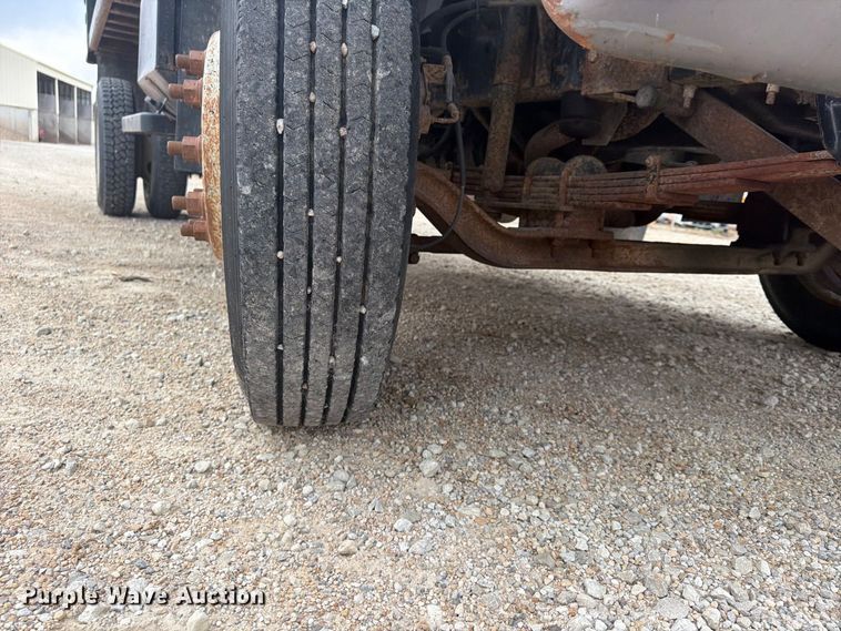 image for item FU4706 2000 Chevrolet C7 dump truck