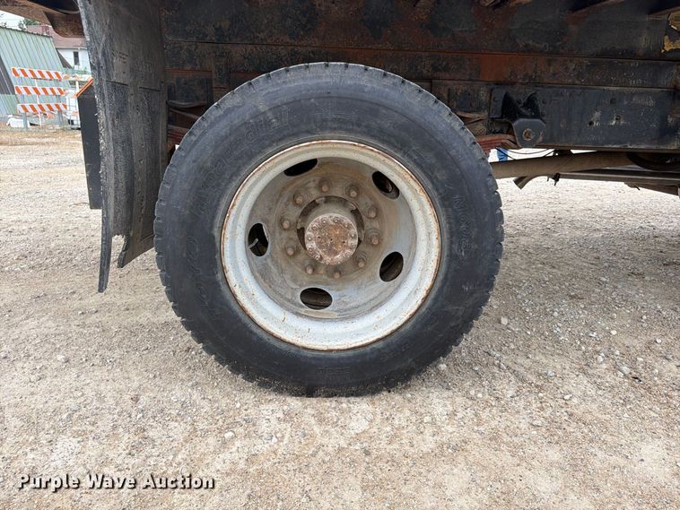image for item FU4706 2000 Chevrolet C7 dump truck