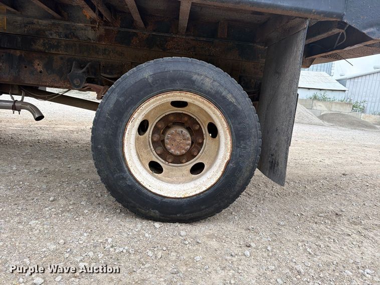 image for item FU4706 2000 Chevrolet C7 dump truck