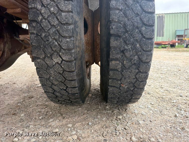 image for item FU4706 2000 Chevrolet C7 dump truck