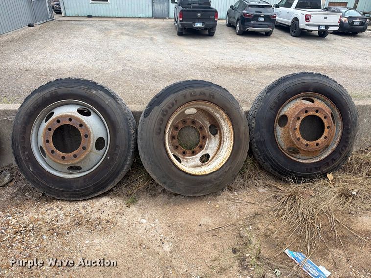 image for item FU4706 2000 Chevrolet C7 dump truck