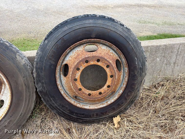 image for item FU4706 2000 Chevrolet C7 dump truck
