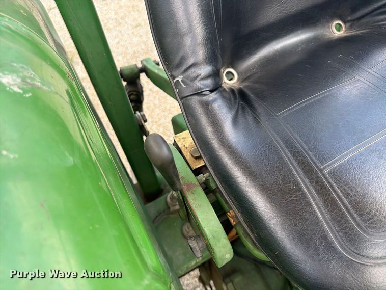 image for item FU4708 1978 John Deere 950 tractor