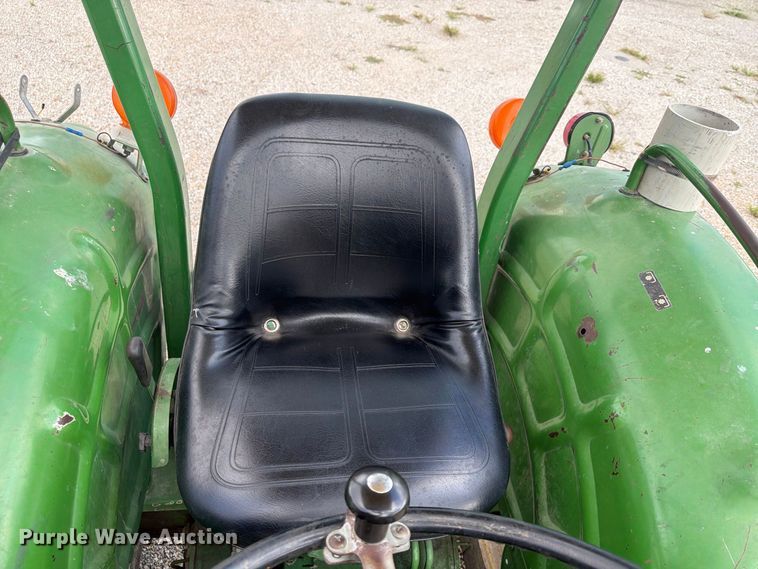 image for item FU4708 1978 John Deere 950 tractor