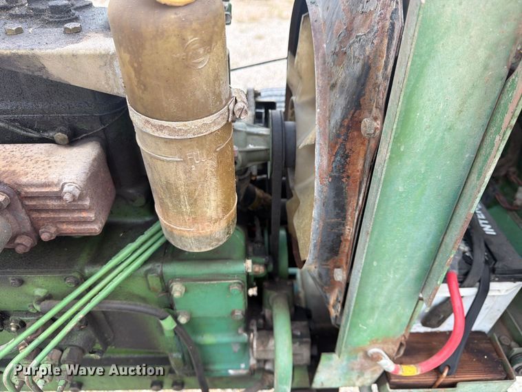 image for item FU4708 1978 John Deere 950 tractor