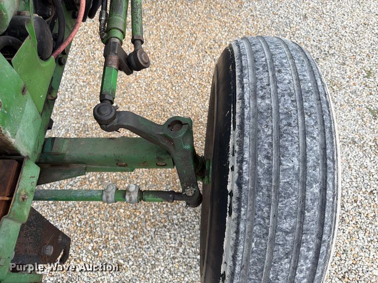 image for item FU4708 1978 John Deere 950 tractor