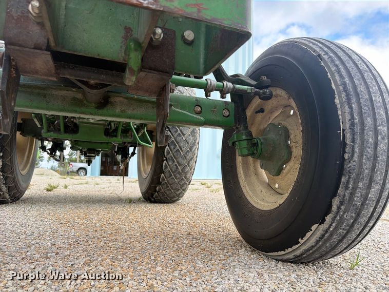 image for item FU4708 1978 John Deere 950 tractor