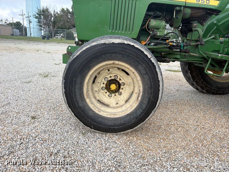 image for item FU4708 1978 John Deere 950 tractor