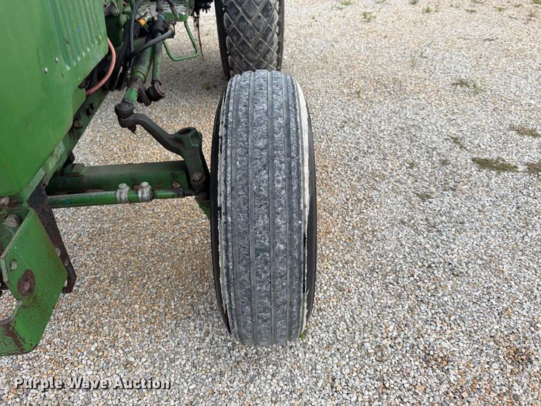 image for item FU4708 1978 John Deere 950 tractor