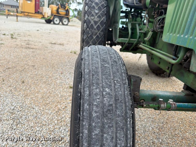 image for item FU4708 1978 John Deere 950 tractor