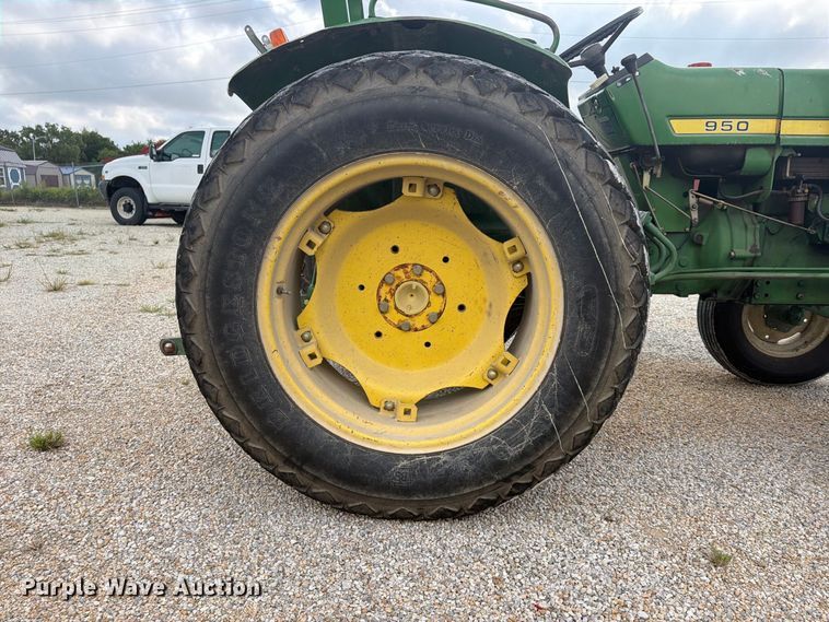 image for item FU4708 1978 John Deere 950 tractor