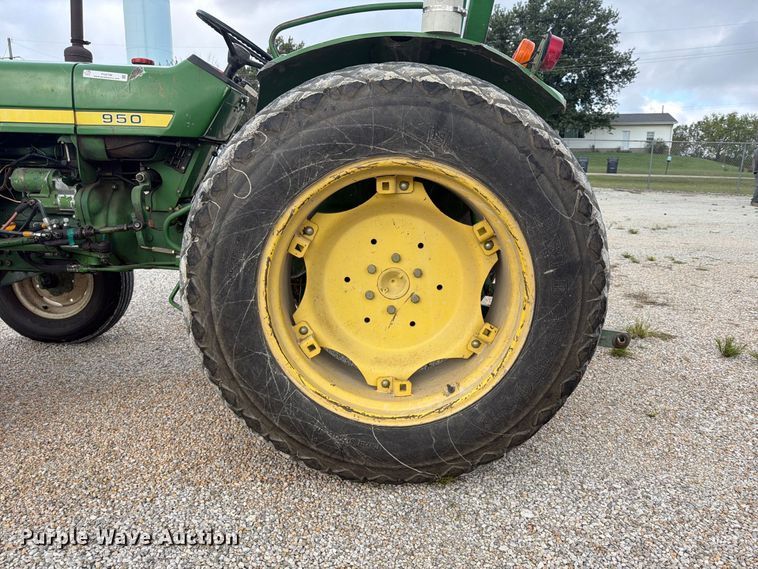image for item FU4708 1978 John Deere 950 tractor