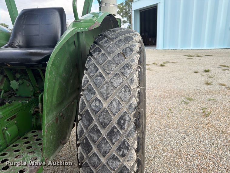 image for item FU4708 1978 John Deere 950 tractor