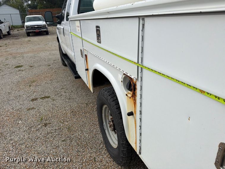image for item FU4709 2002 Ford F350 Ext. Cab utility bed pickup truck