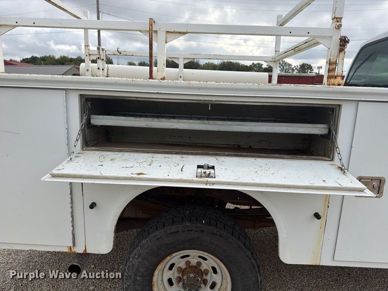 image for item FU4709 2002 Ford F350 Ext. Cab utility bed pickup truck