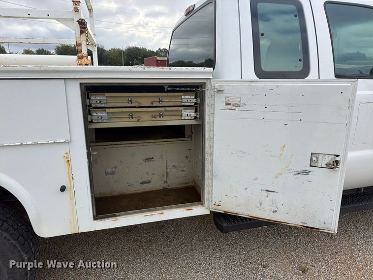 image for item FU4709 2002 Ford F350 Ext. Cab utility bed pickup truck