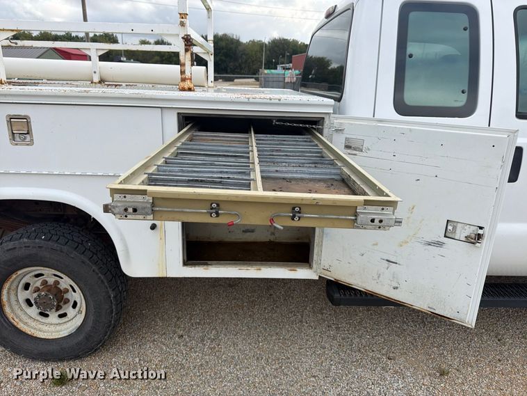 image for item FU4709 2002 Ford F350 Ext. Cab utility bed pickup truck