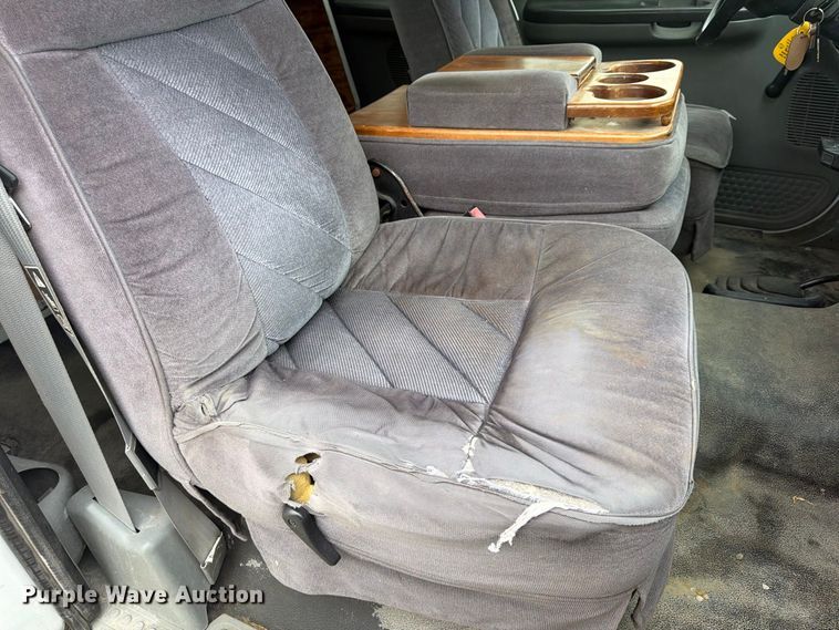image for item FU4709 2002 Ford F350 Ext. Cab utility bed pickup truck