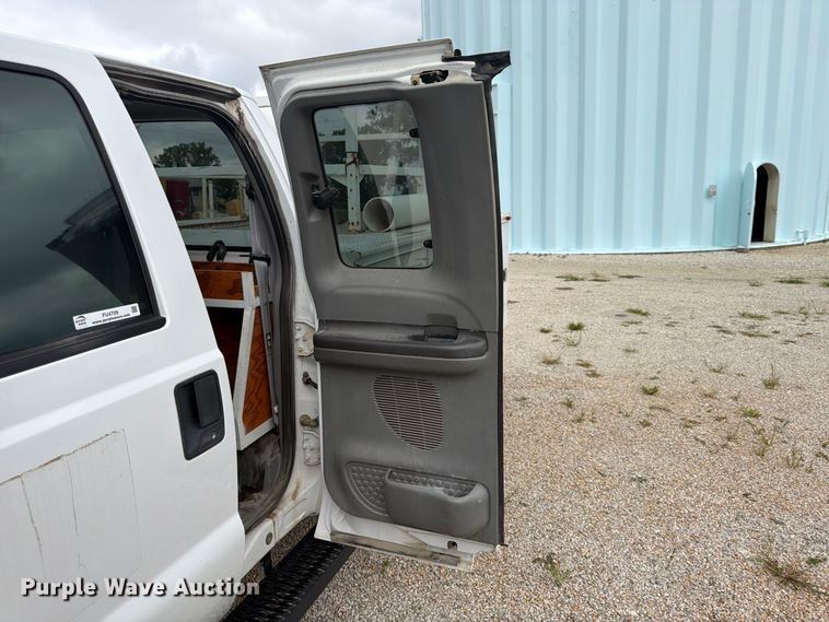 image for item FU4709 2002 Ford F350 Ext. Cab utility bed pickup truck