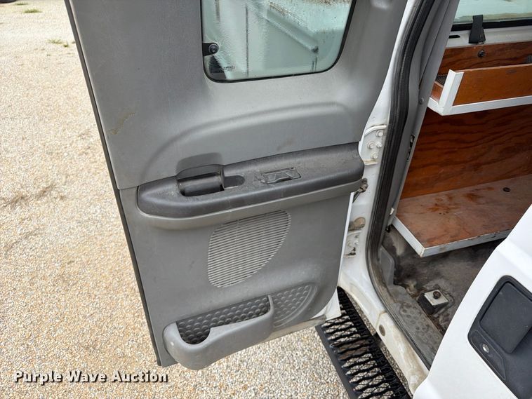 image for item FU4709 2002 Ford F350 Ext. Cab utility bed pickup truck