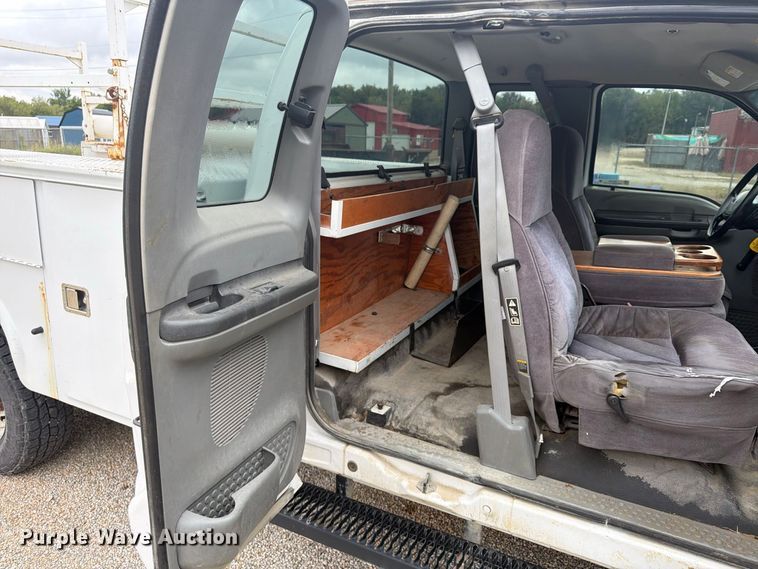 image for item FU4709 2002 Ford F350 Ext. Cab utility bed pickup truck