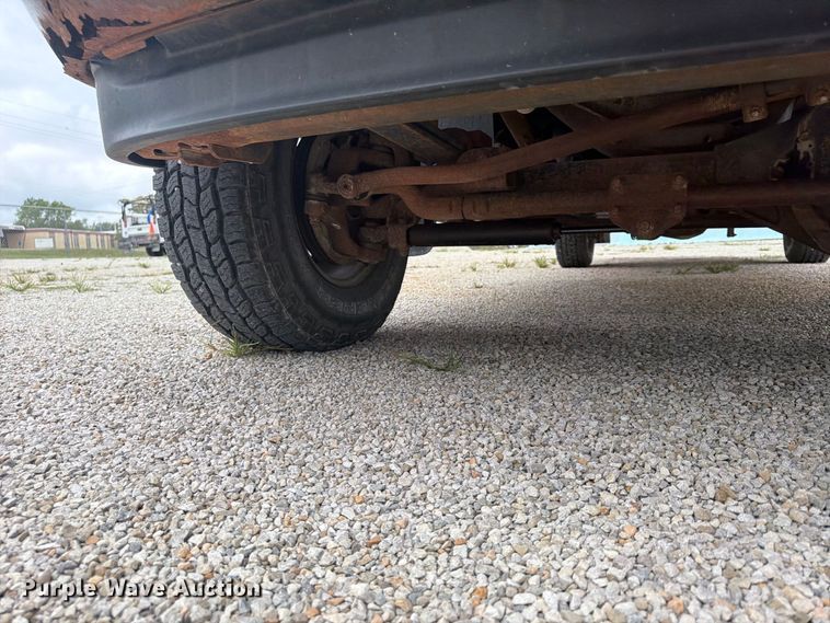 image for item FU4709 2002 Ford F350 Ext. Cab utility bed pickup truck