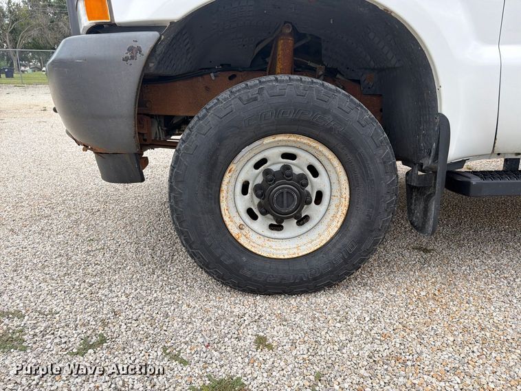 image for item FU4709 2002 Ford F350 Ext. Cab utility bed pickup truck