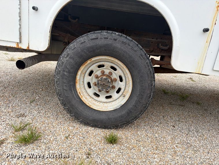 image for item FU4709 2002 Ford F350 Ext. Cab utility bed pickup truck