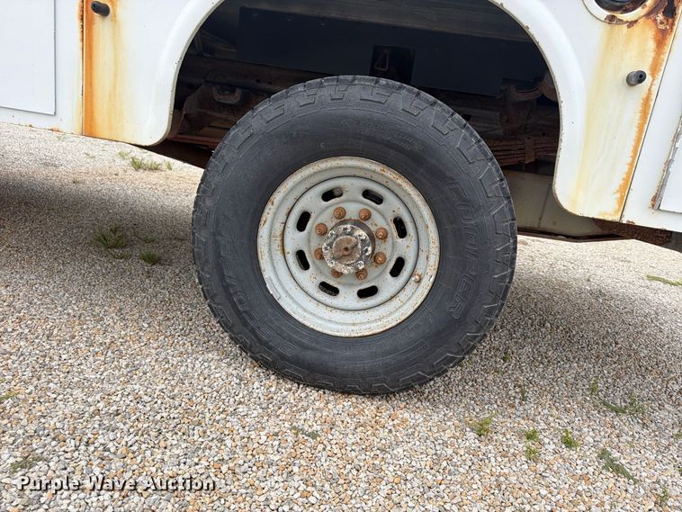 image for item FU4709 2002 Ford F350 Ext. Cab utility bed pickup truck