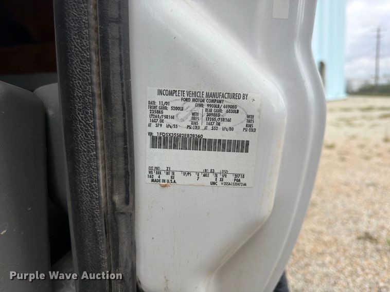 image for item FU4709 2002 Ford F350 Ext. Cab utility bed pickup truck