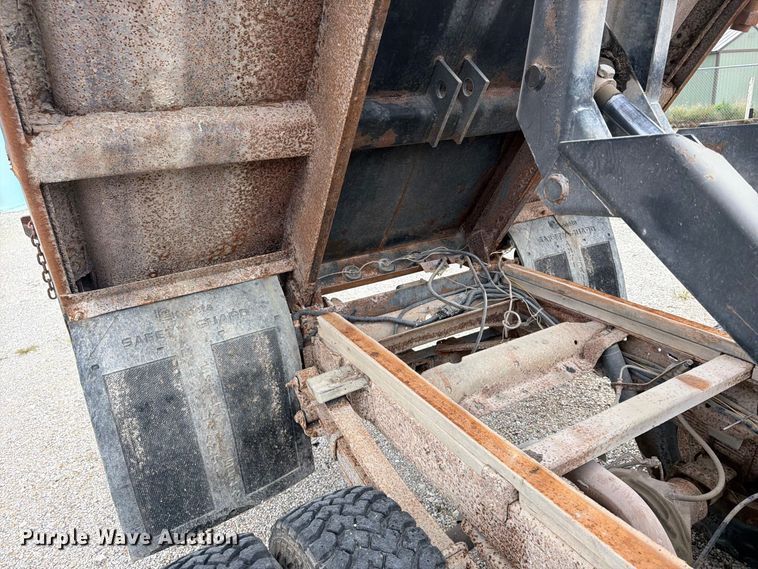image for item FU4710 1998 Chevrolet K3500 dump bed pickup truck