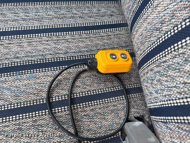 image for item FU4710 1998 Chevrolet K3500 dump bed pickup truck