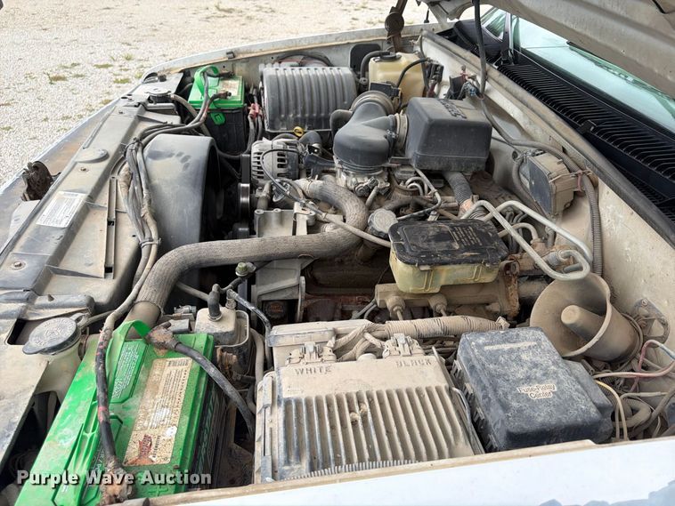 image for item FU4710 1998 Chevrolet K3500 dump bed pickup truck