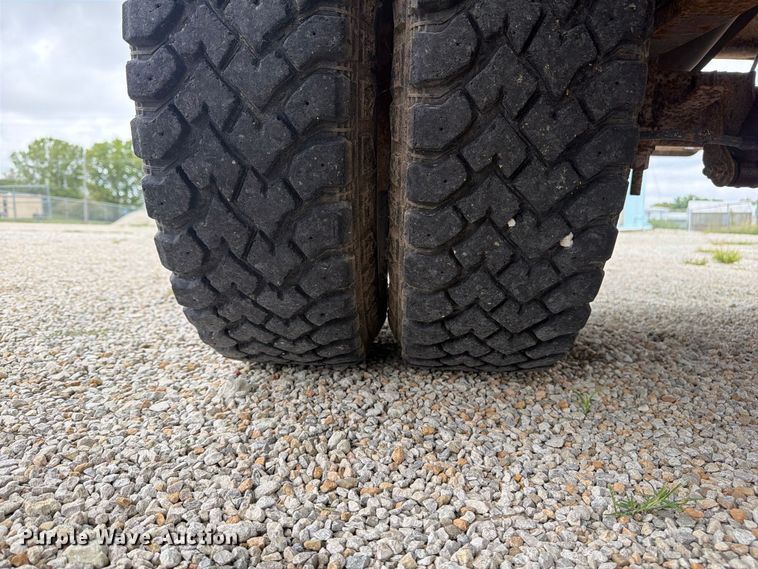 image for item FU4710 1998 Chevrolet K3500 dump bed pickup truck