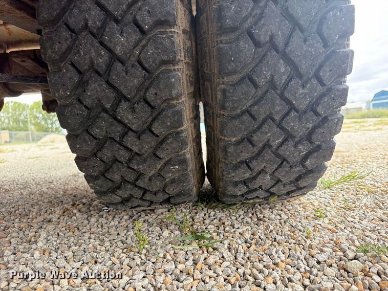 image for item FU4710 1998 Chevrolet K3500 dump bed pickup truck