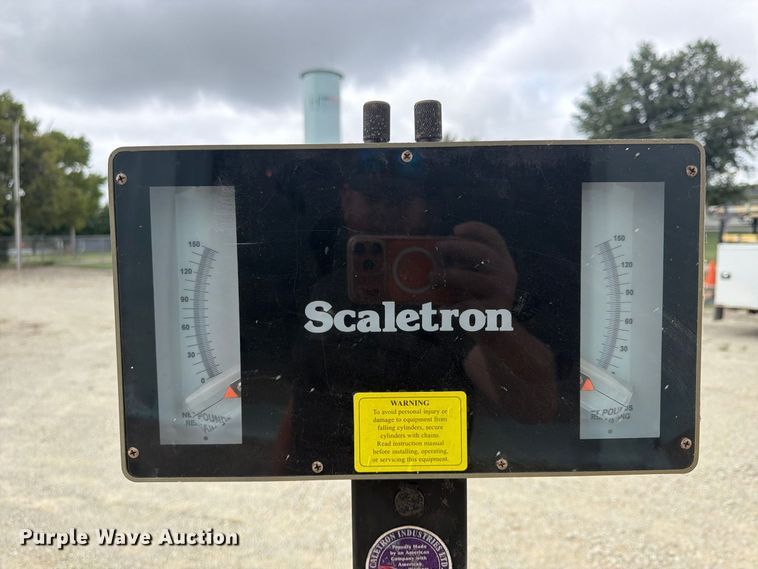 image for item FU4712 Scaletron 2330 bottle scale