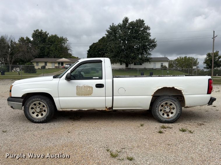 image for item FU4714 2006 Chevrolet Silverado 1500 pickup truck