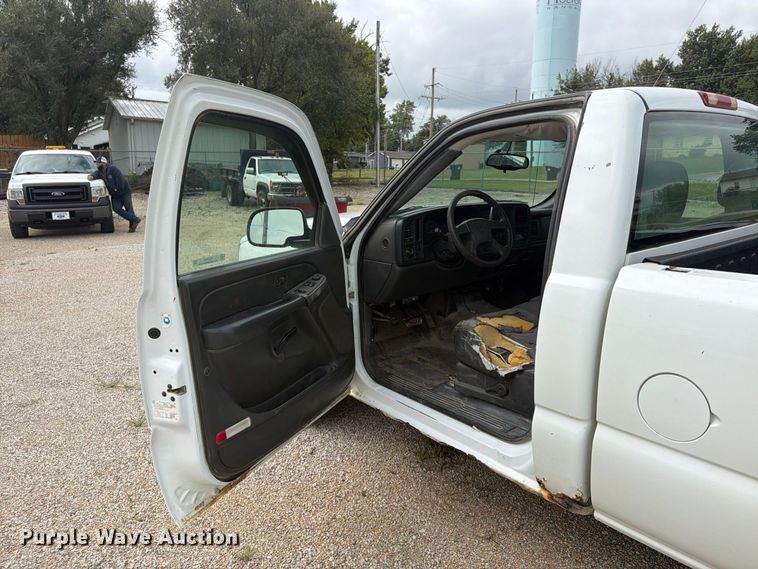 image for item FU4714 2006 Chevrolet Silverado 1500 pickup truck
