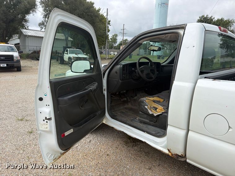 image for item FU4714 2006 Chevrolet Silverado 1500 pickup truck