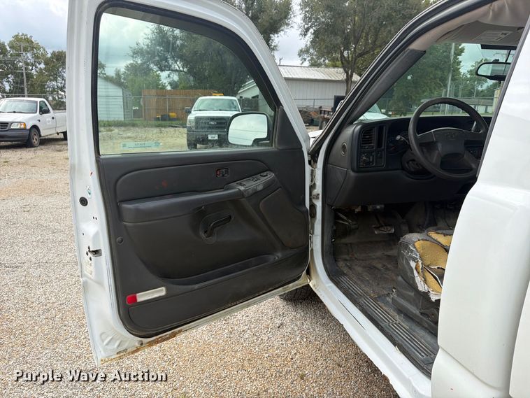 image for item FU4714 2006 Chevrolet Silverado 1500 pickup truck