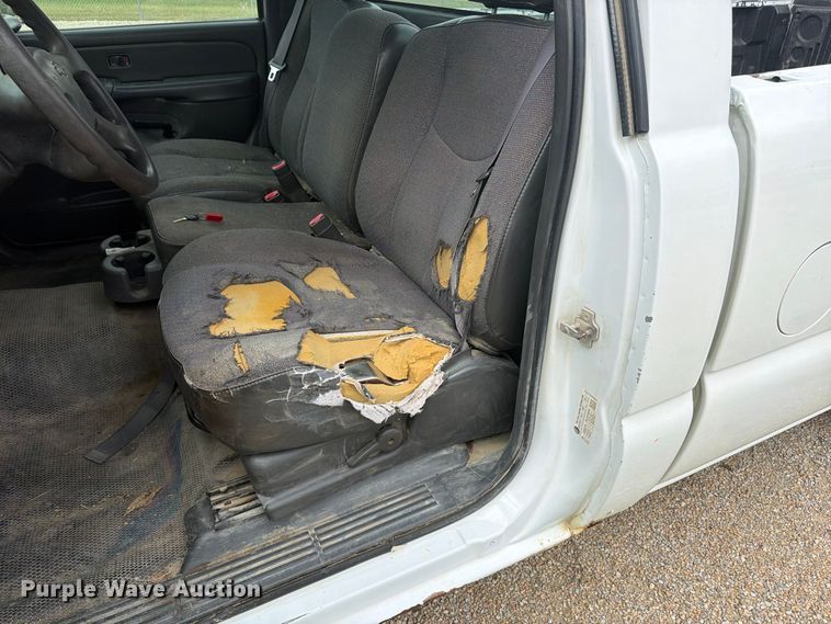 image for item FU4714 2006 Chevrolet Silverado 1500 pickup truck