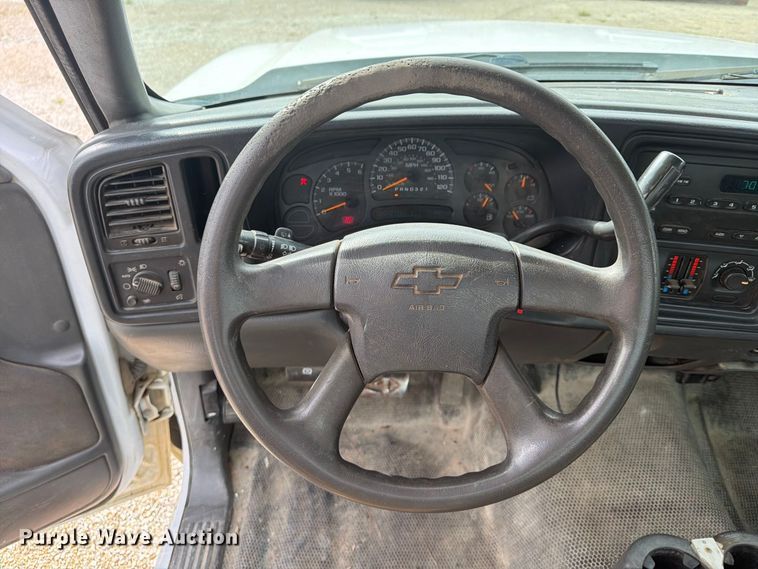 image for item FU4714 2006 Chevrolet Silverado 1500 pickup truck