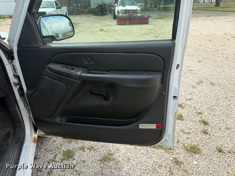 image for item FU4714 2006 Chevrolet Silverado 1500 pickup truck