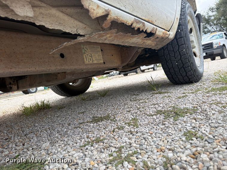 image for item FU4714 2006 Chevrolet Silverado 1500 pickup truck