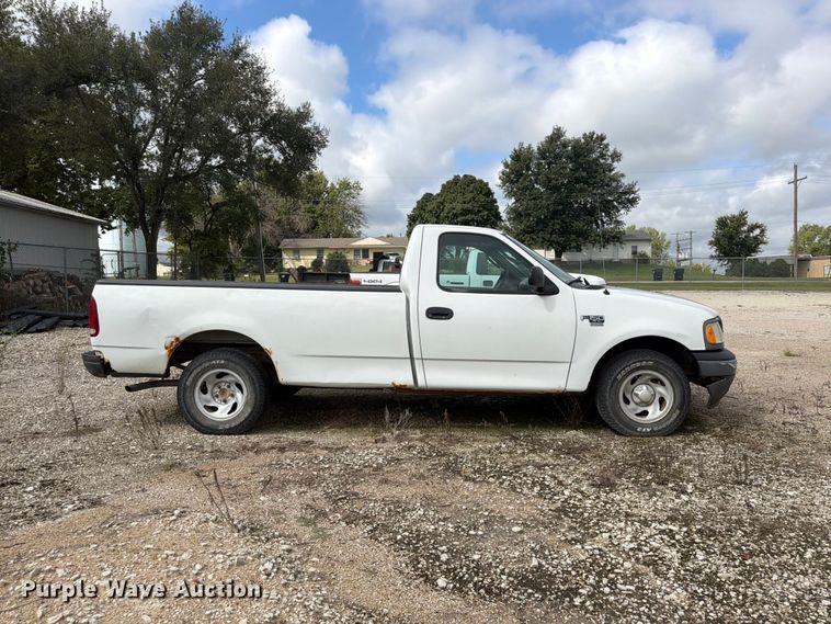 image for item FU4715 2002 Ford F150 pickup truck