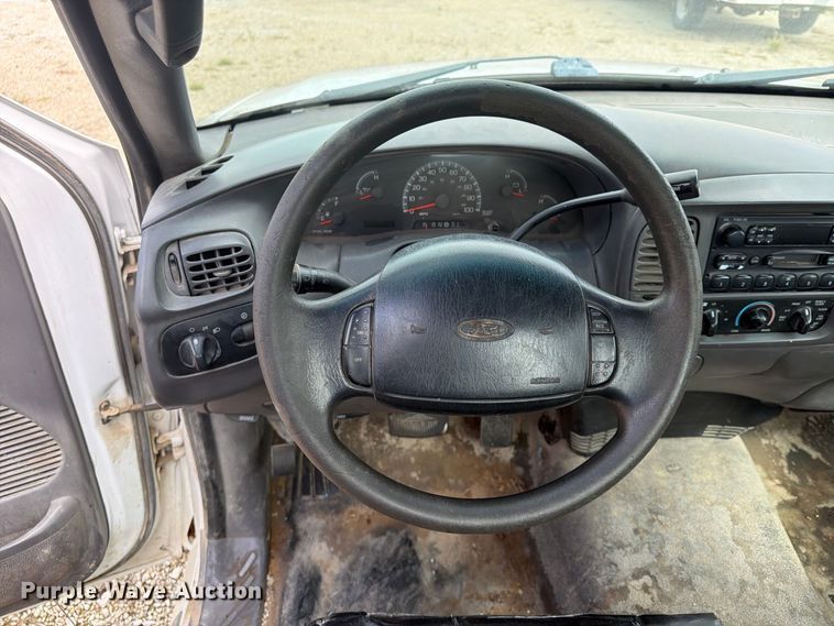 image for item FU4715 2002 Ford F150 pickup truck