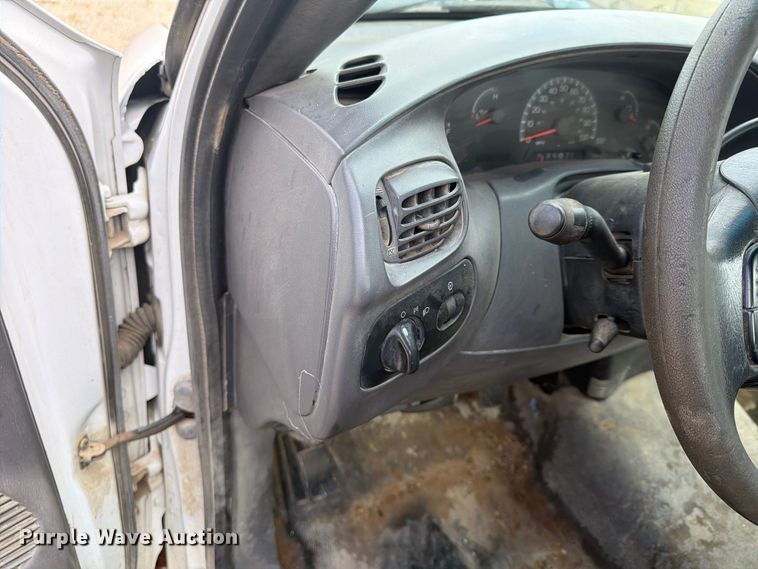 image for item FU4715 2002 Ford F150 pickup truck
